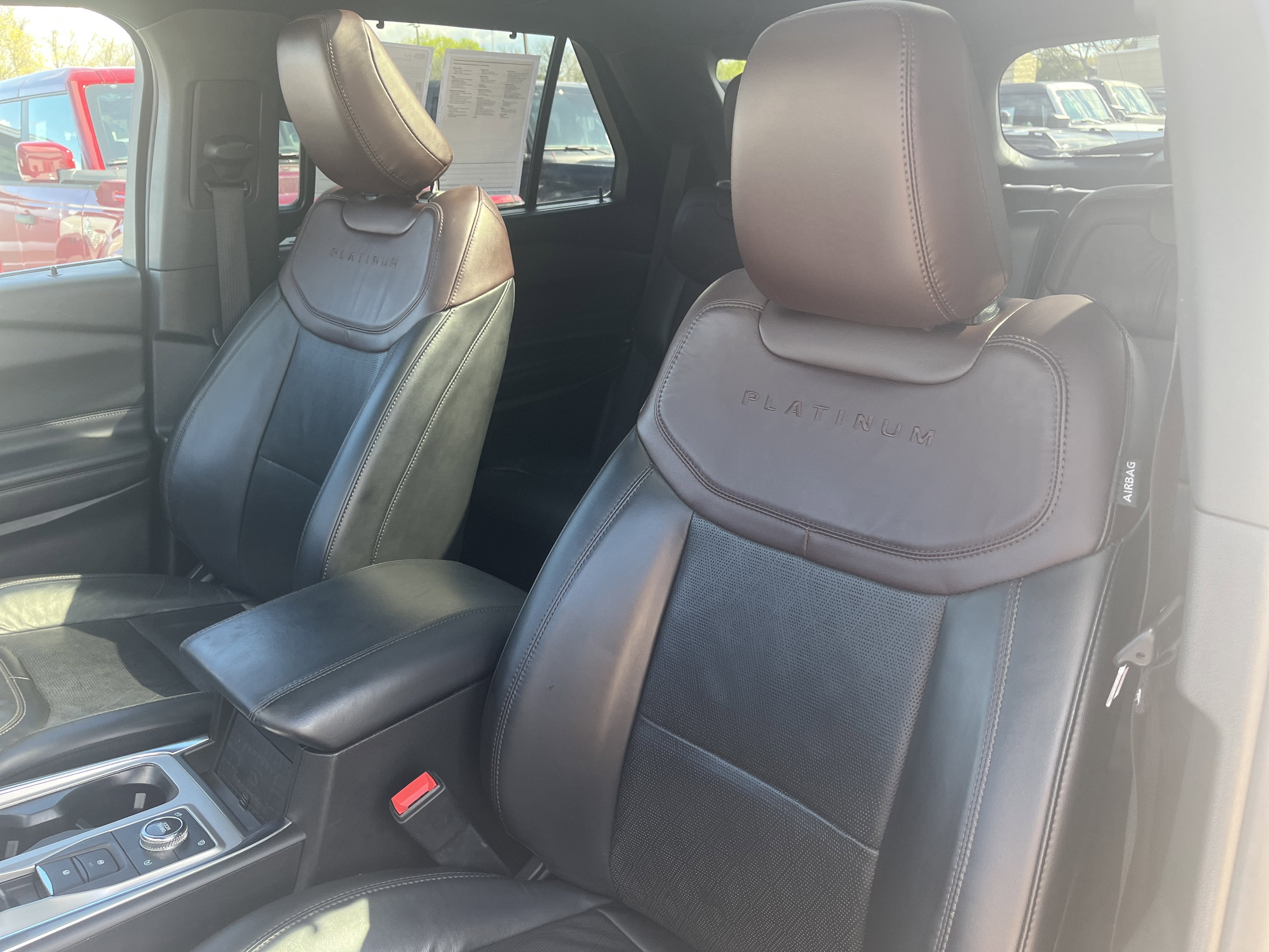 2022 Ford Explorer Platinum
