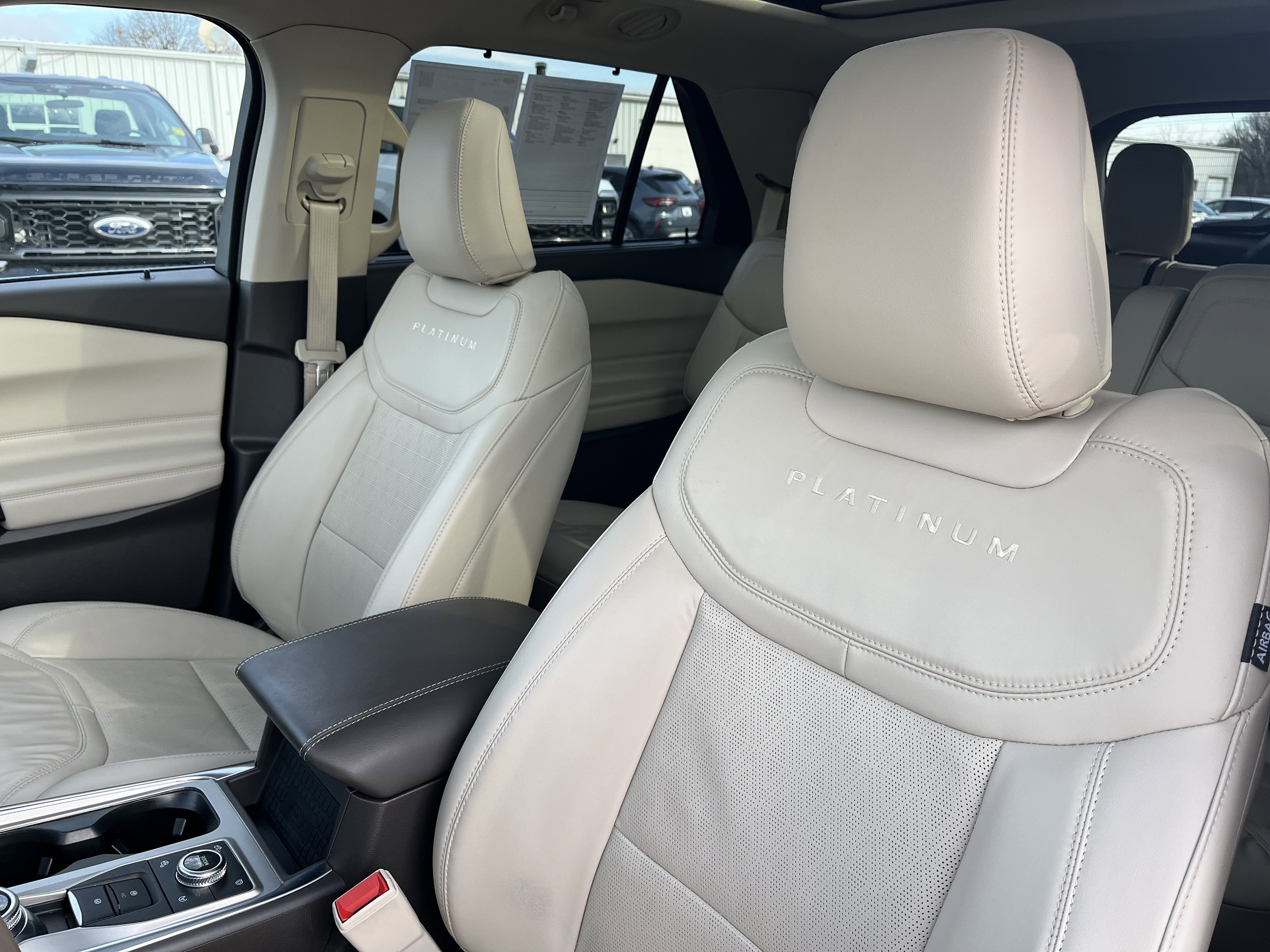 2024 Ford Explorer Platinum