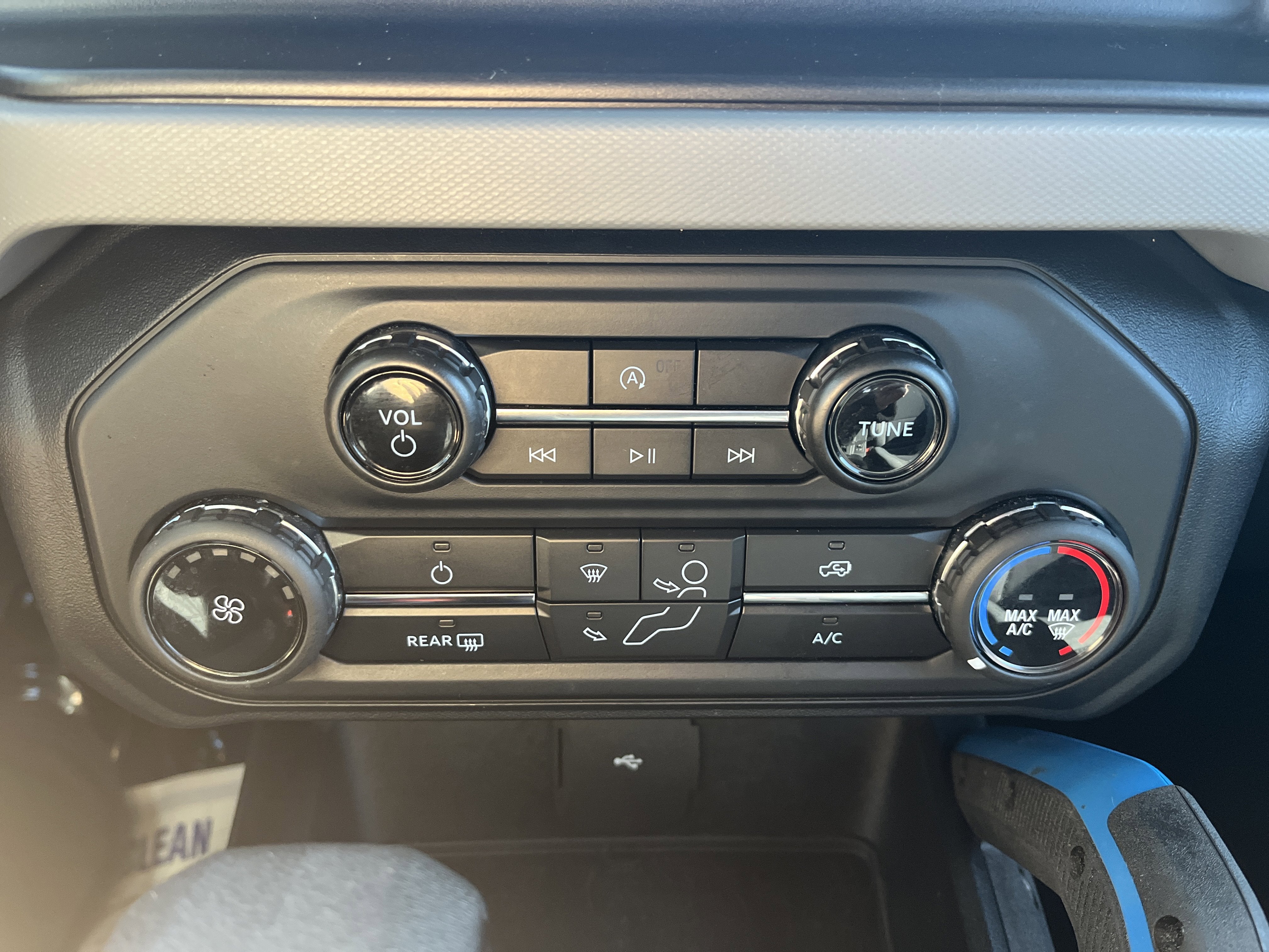 2023 Ford Bronco Base