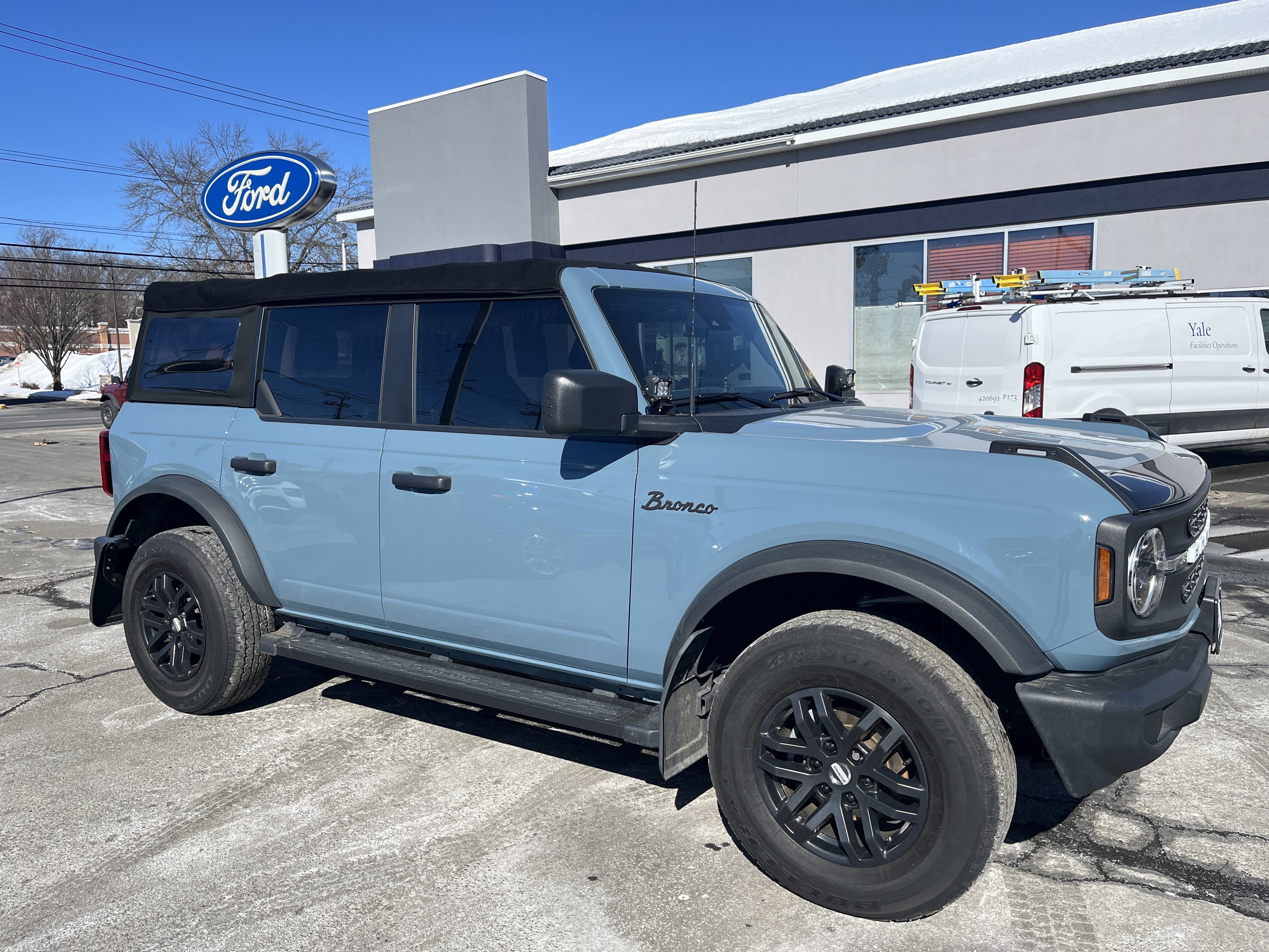 2023 Ford Bronco Base