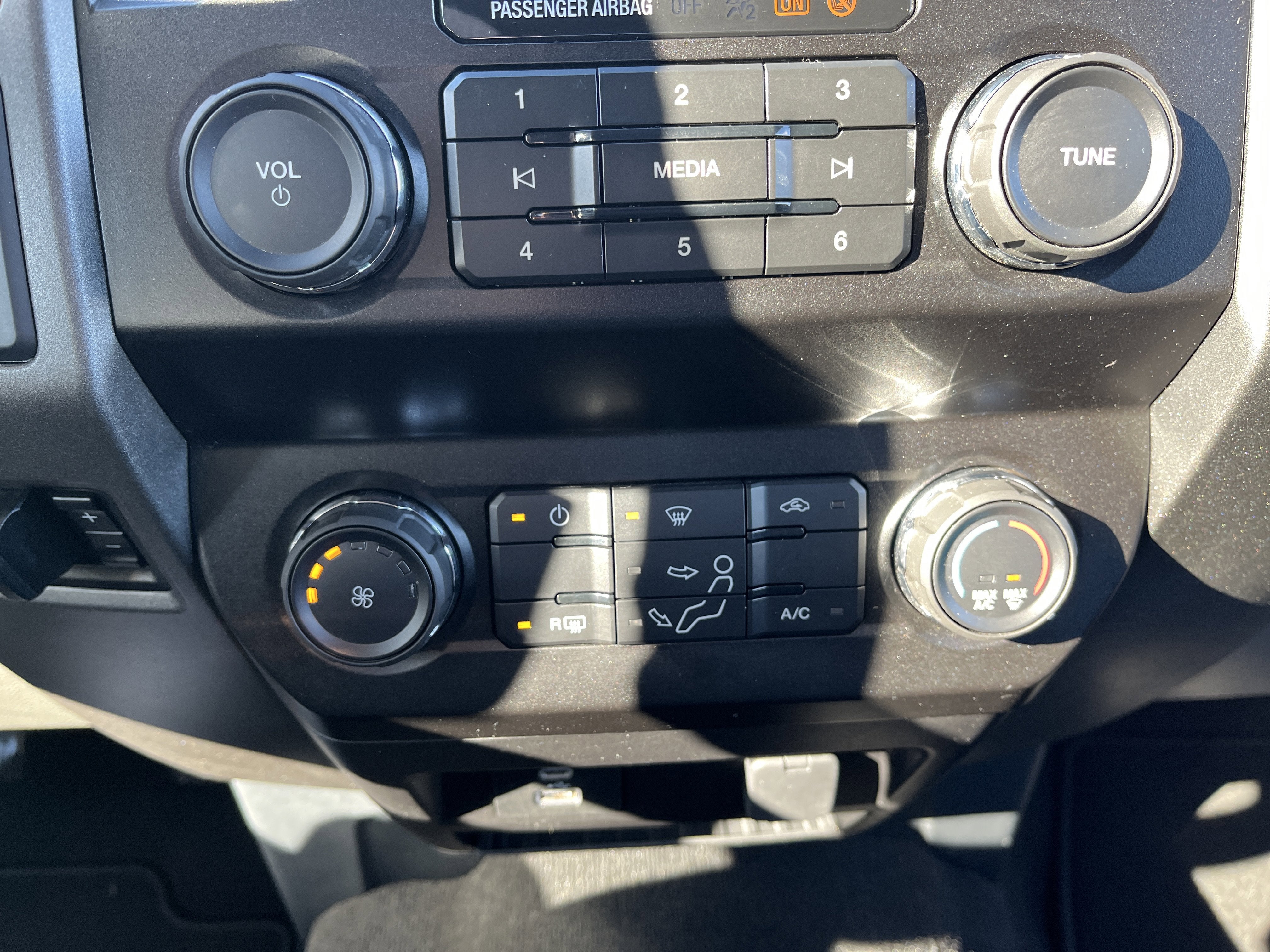 2022 Ford Super Duty F-350 SRW XL