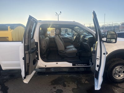 2022 Ford Super Duty F-350 SRW XL