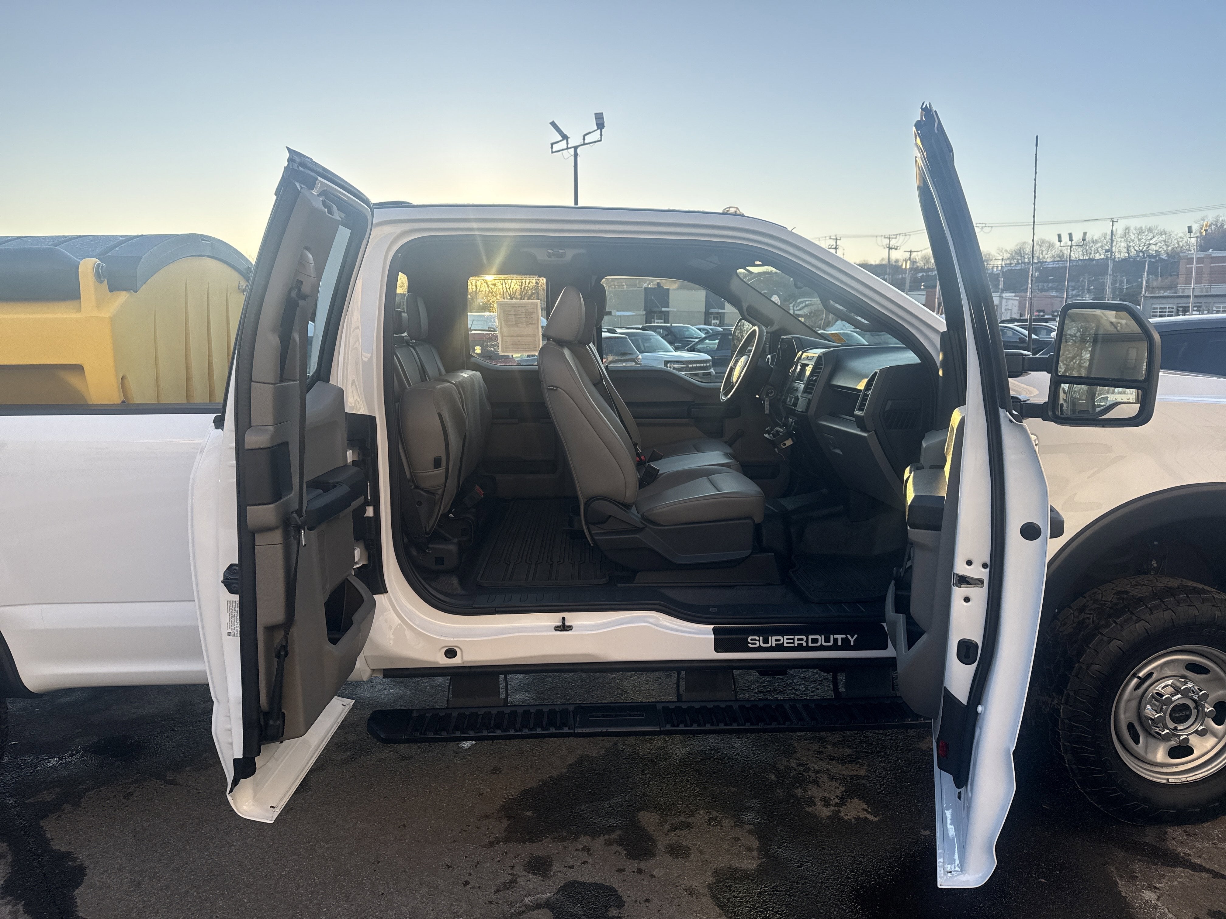 2022 Ford Super Duty F-350 SRW XL