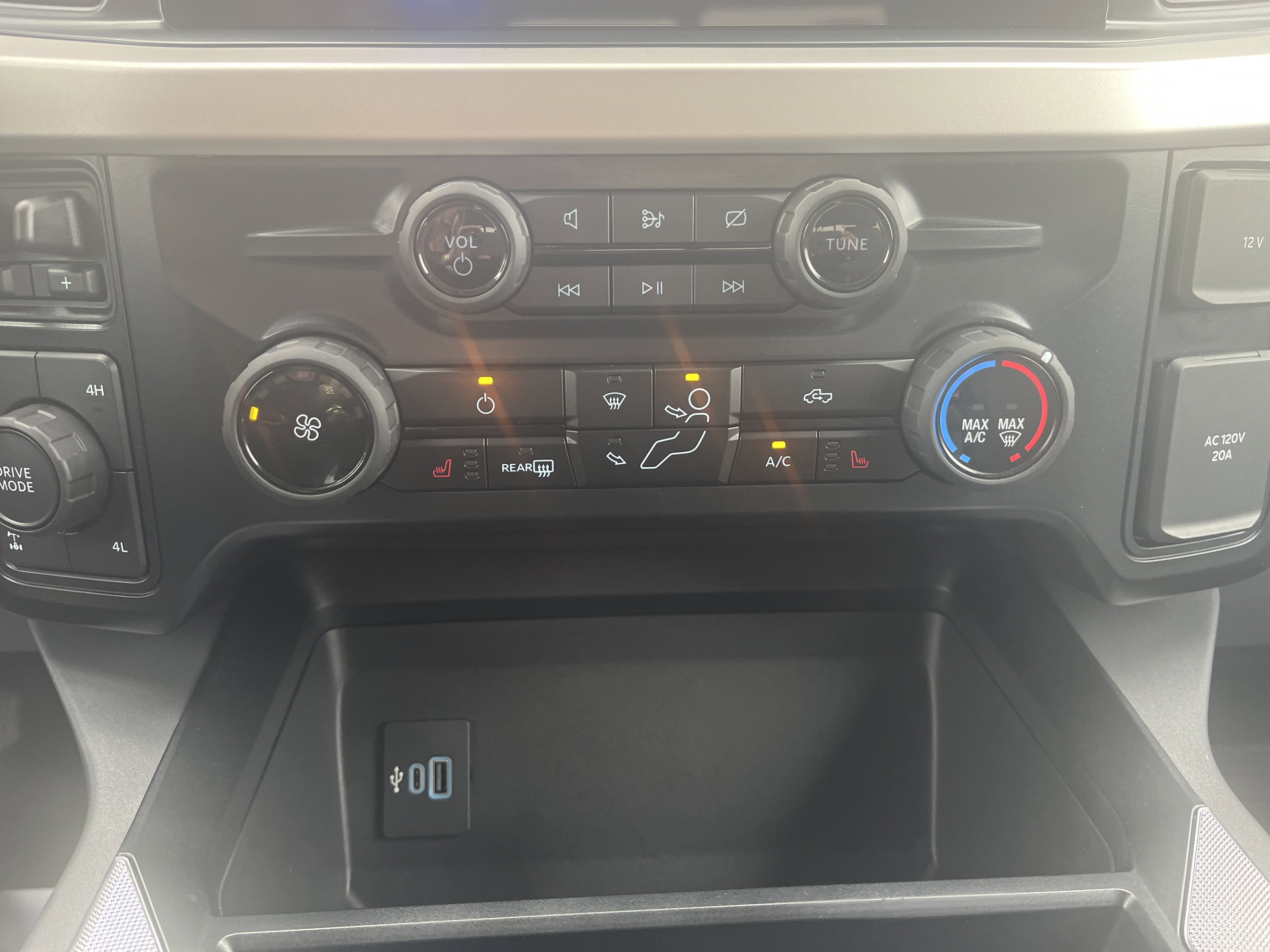 2024 Ford Super Duty F-350 SRW XLT
