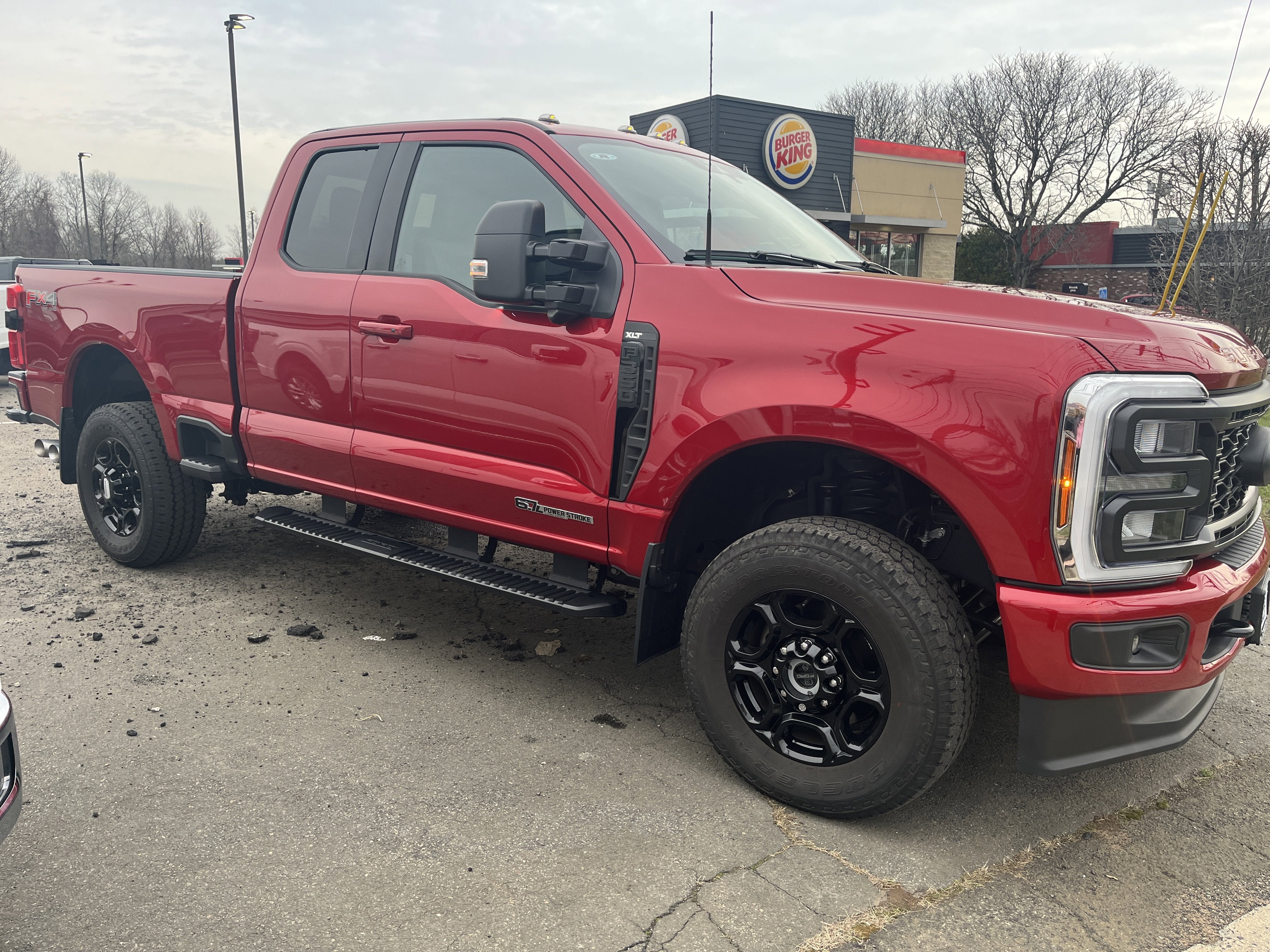2024 Ford Super Duty F-350 SRW XLT