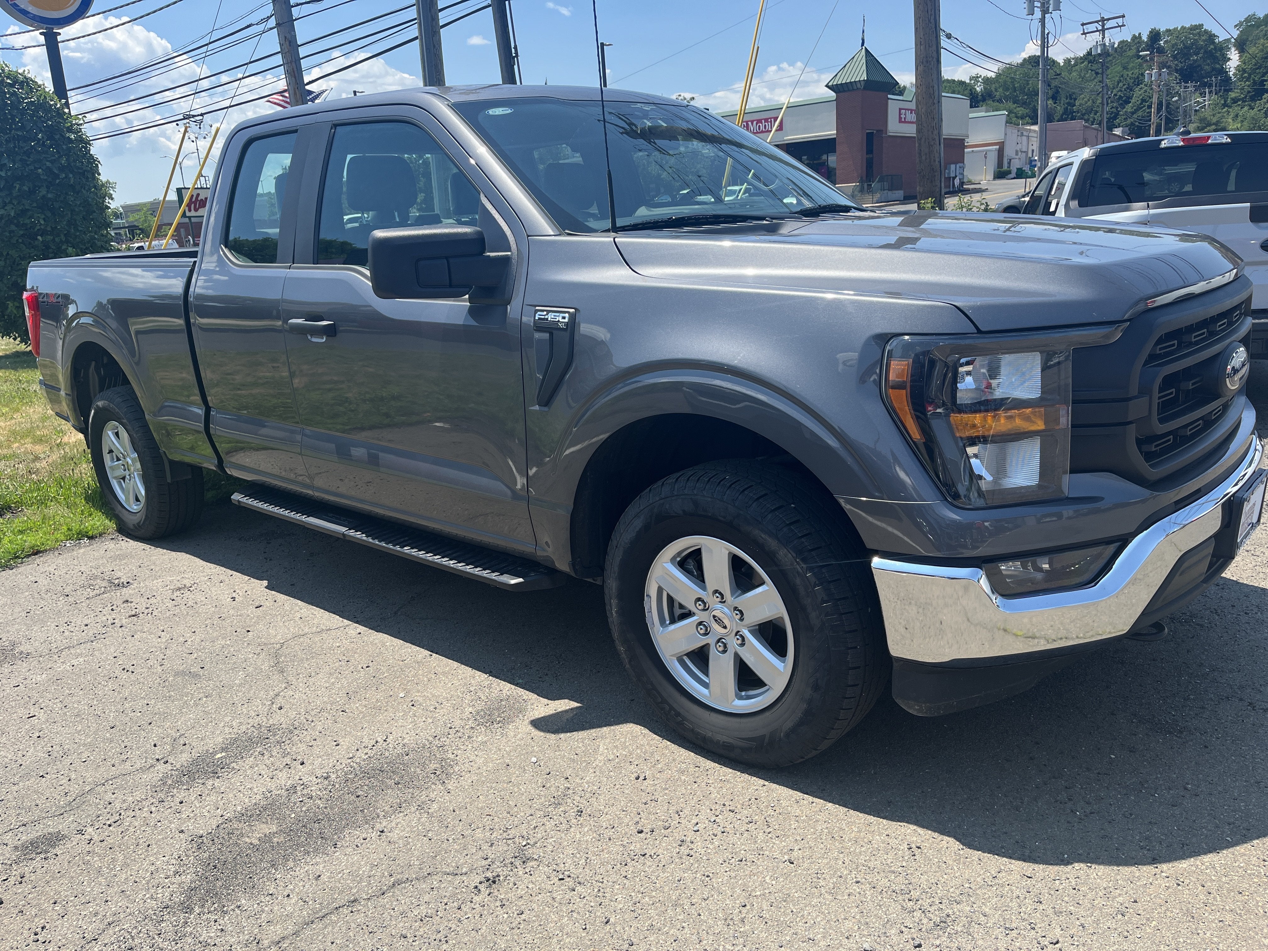 2023 Ford F-150 BASE