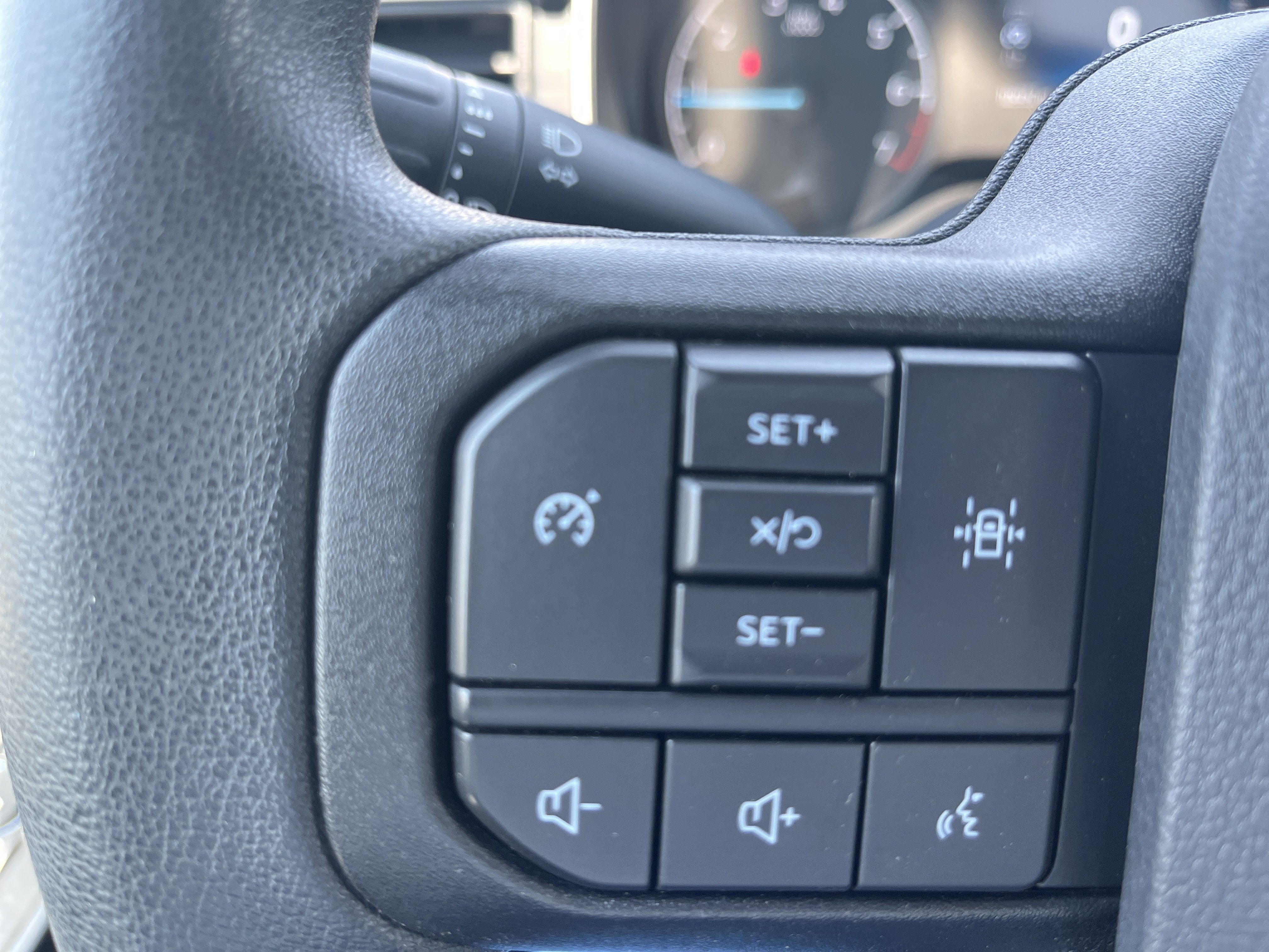 2023 Ford F-150 BASE