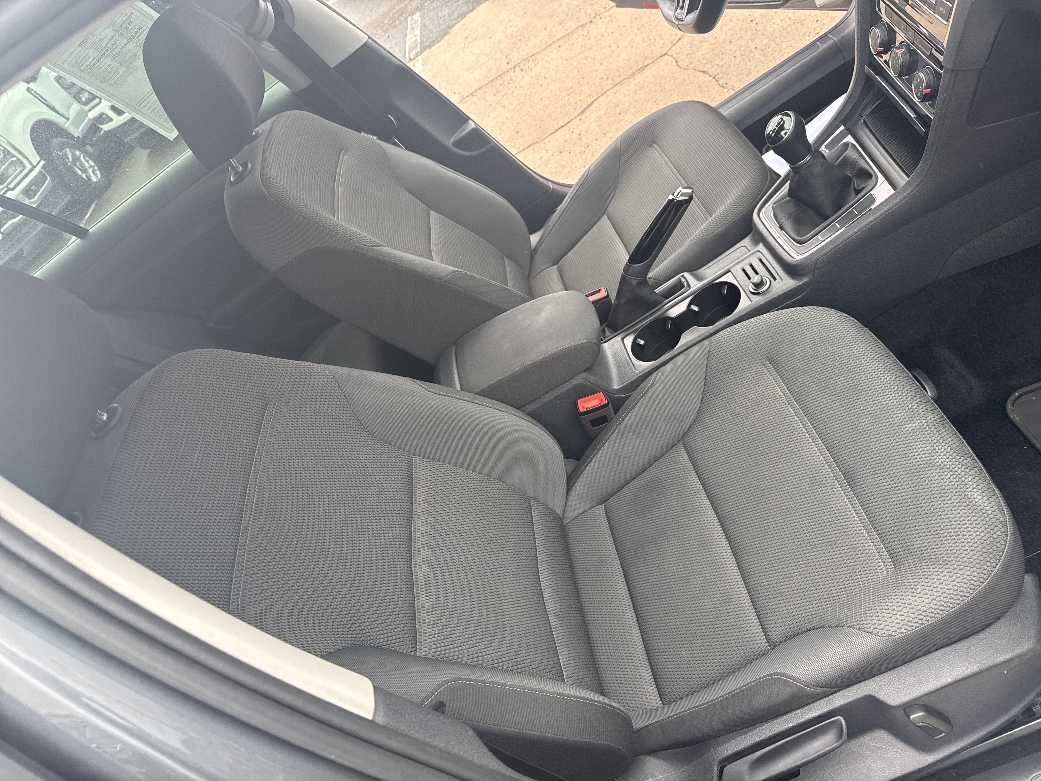 2019 Volkswagen Golf BLACK