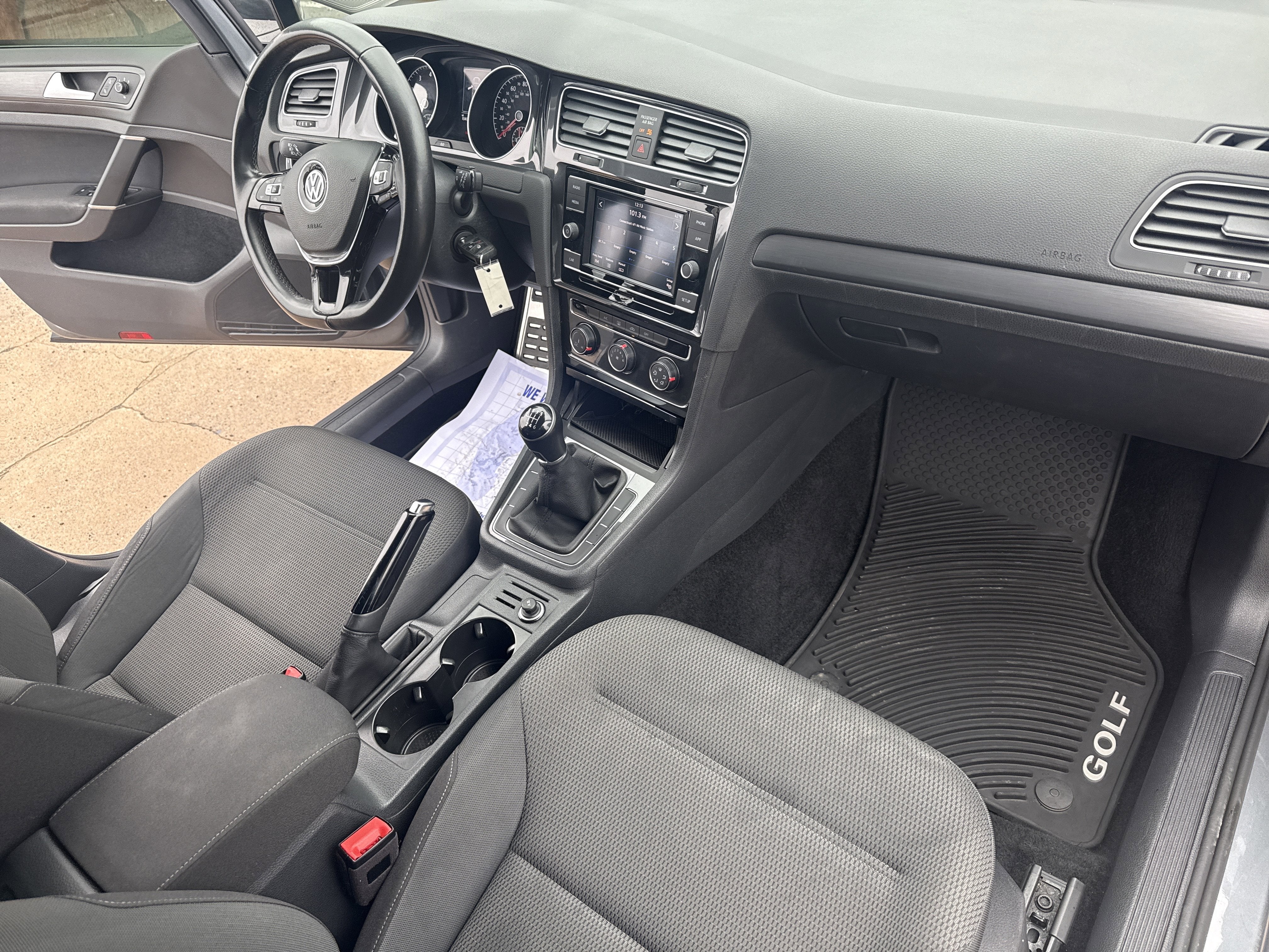 2019 Volkswagen Golf BLACK