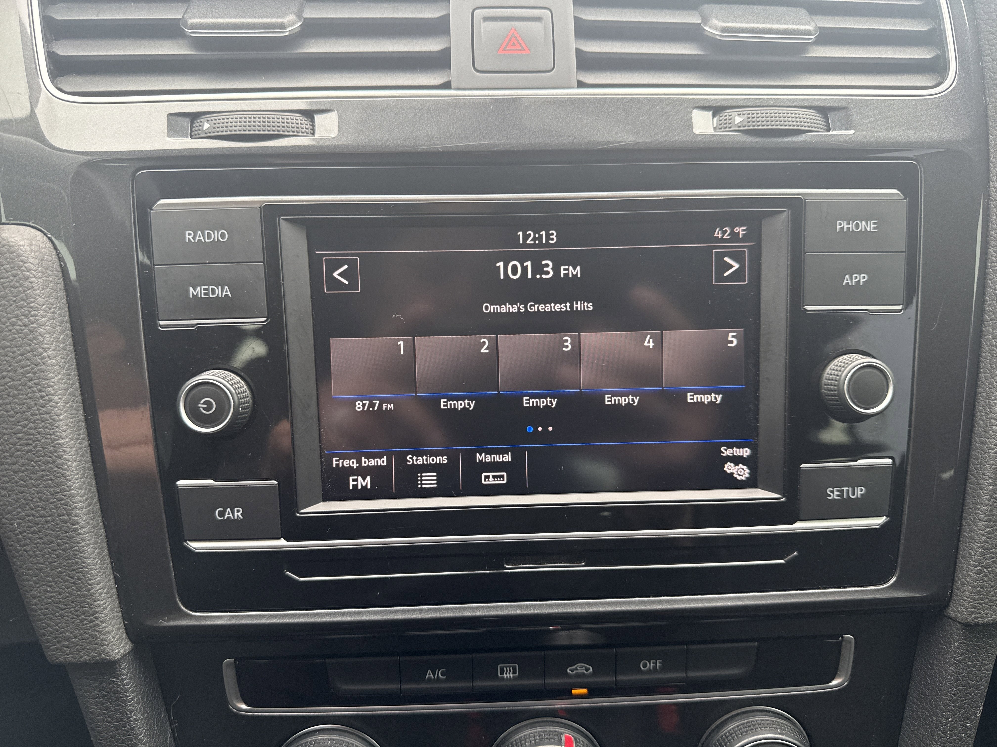 2019 Volkswagen Golf BLACK