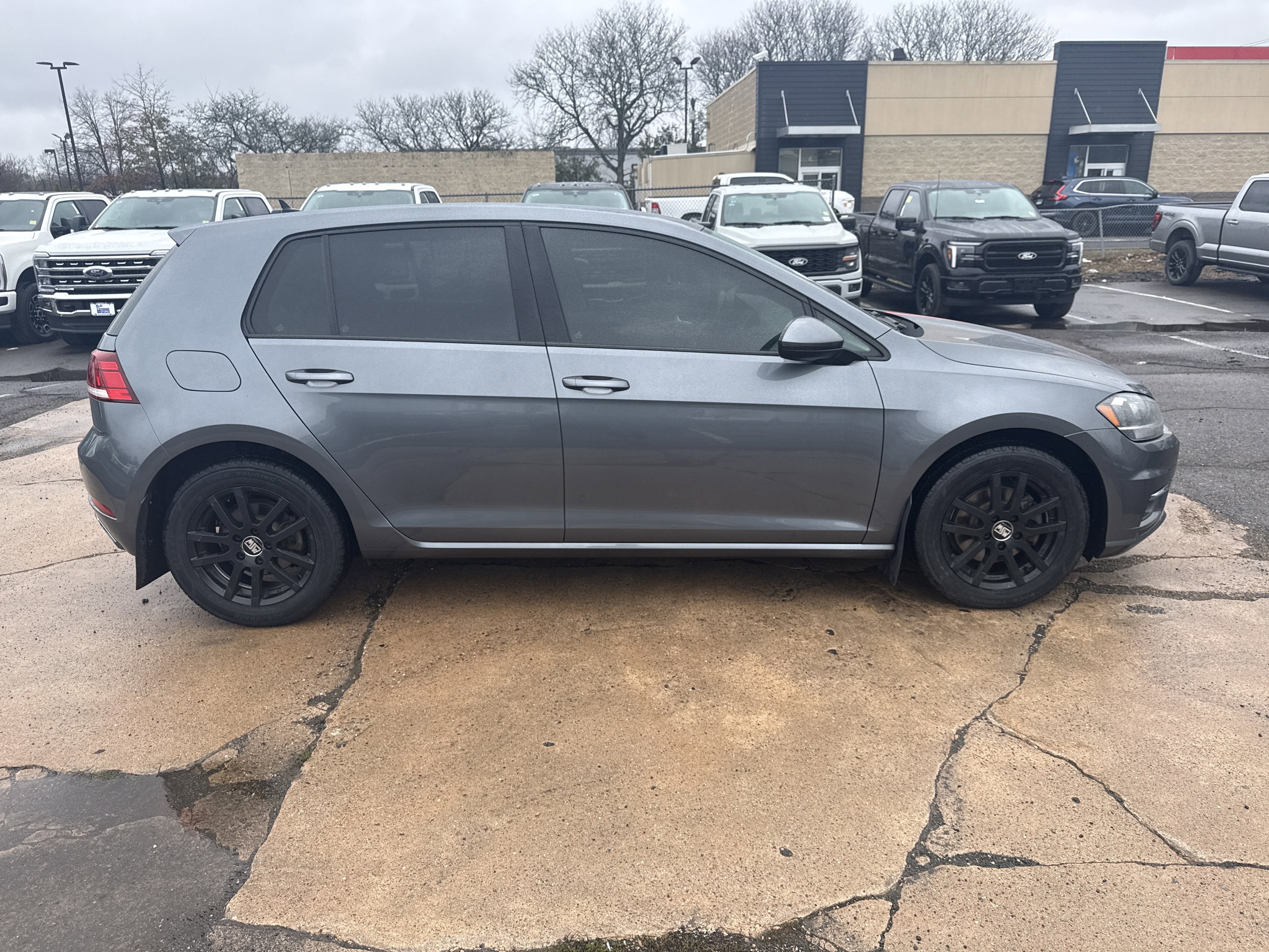 2019 Volkswagen Golf BLACK