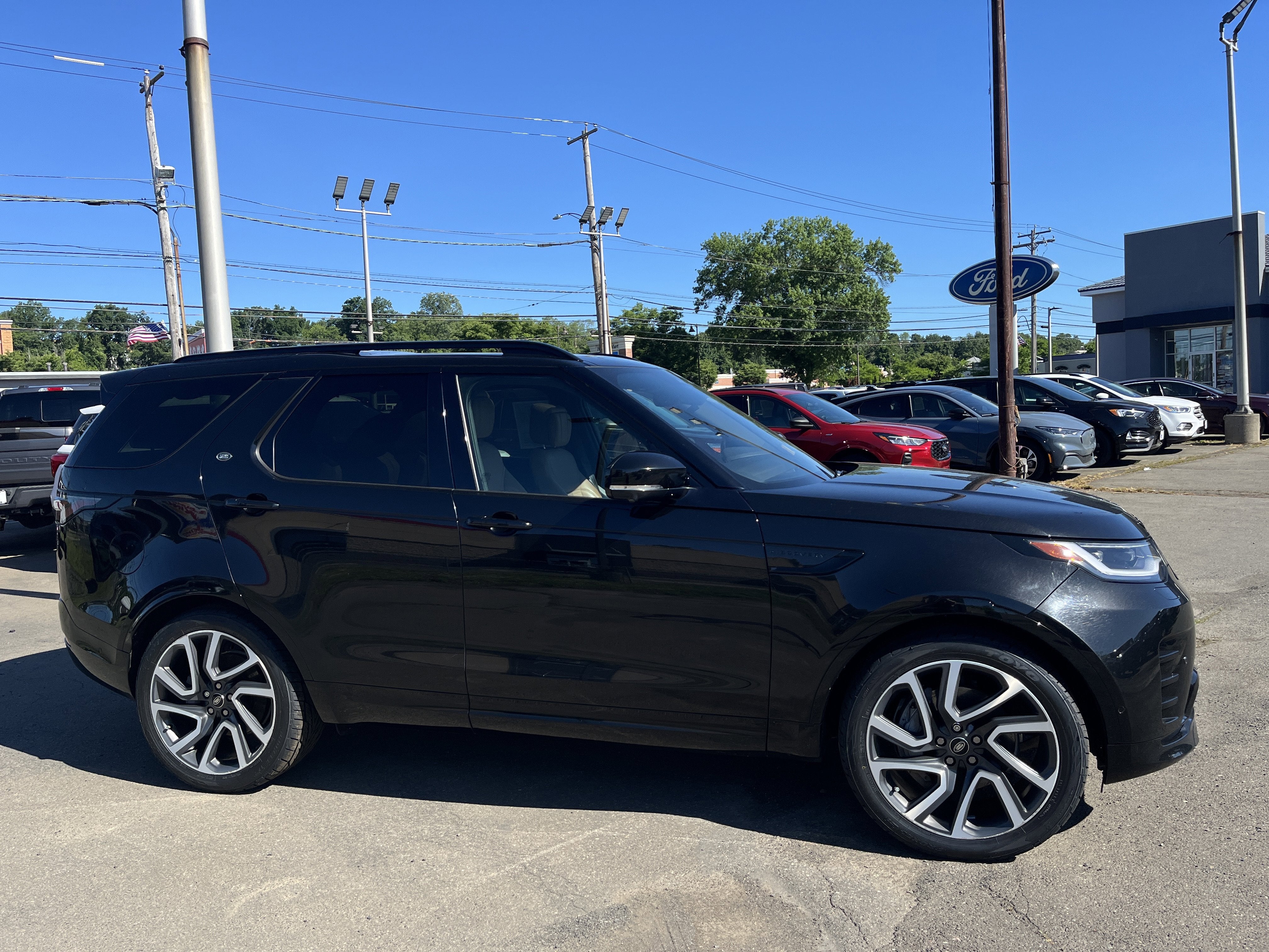 2024 Land Rover Discovery Dynamic SE