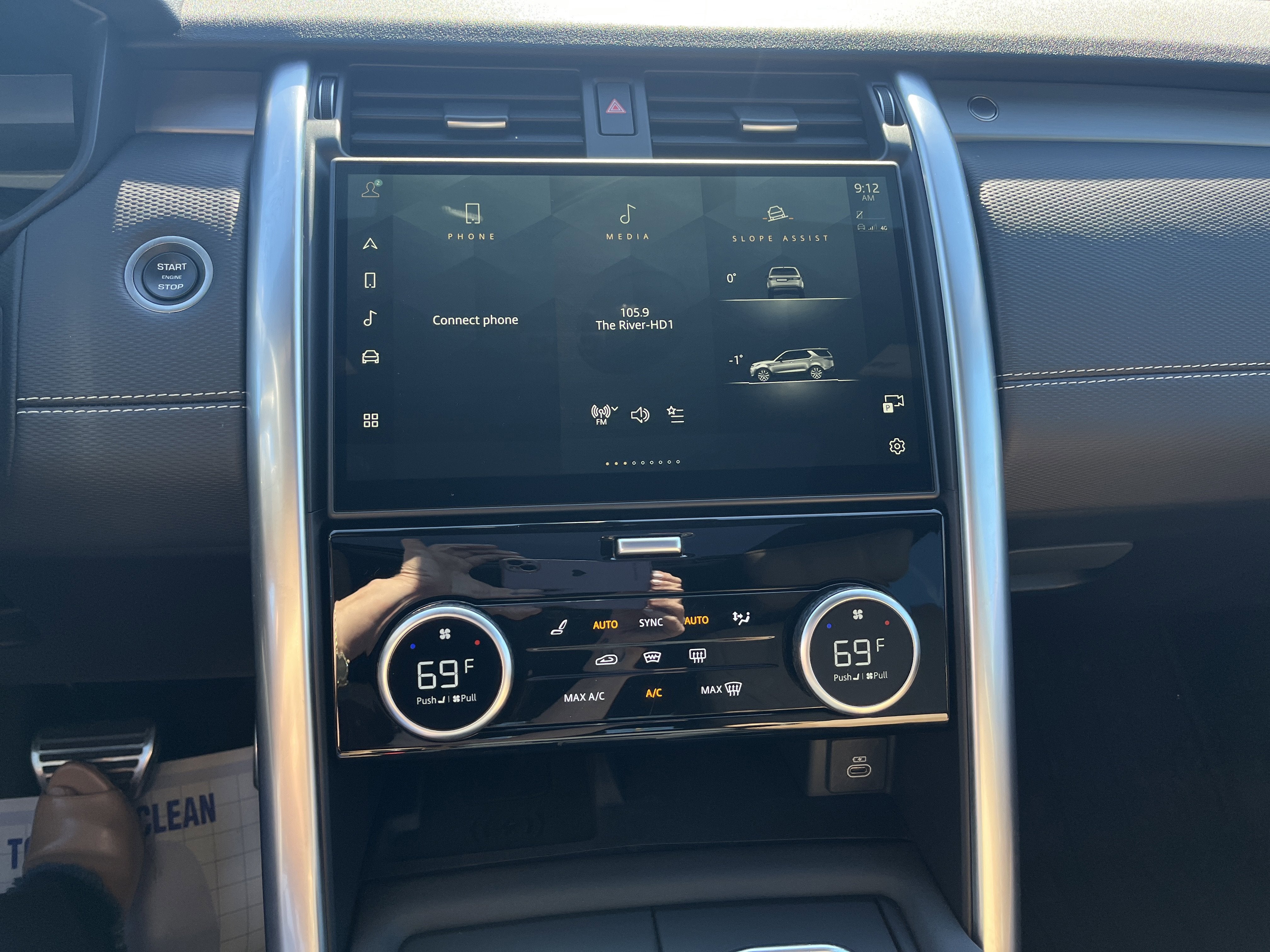 2024 Land Rover Discovery Dynamic SE