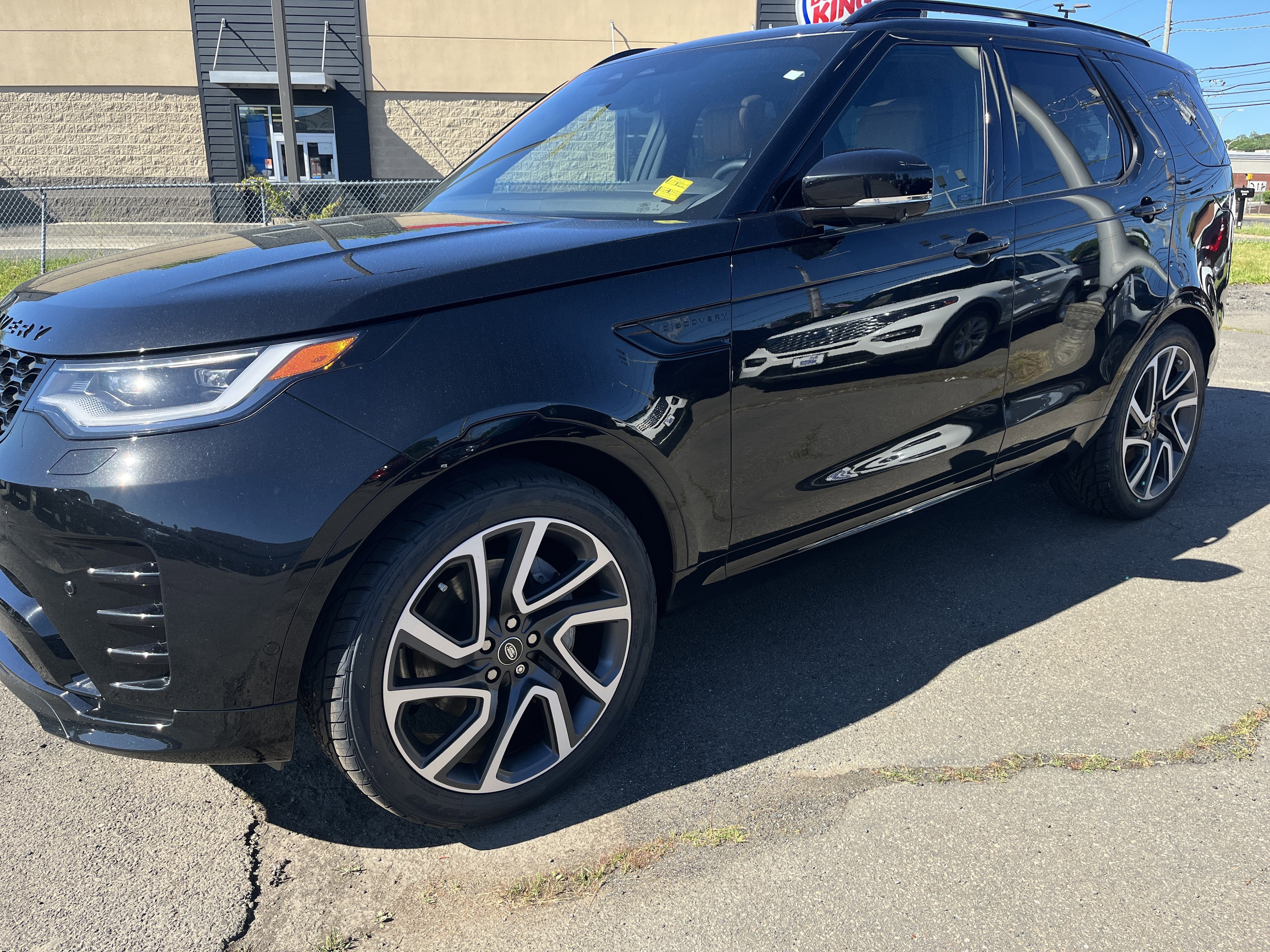 2024 Land Rover Discovery Dynamic SE