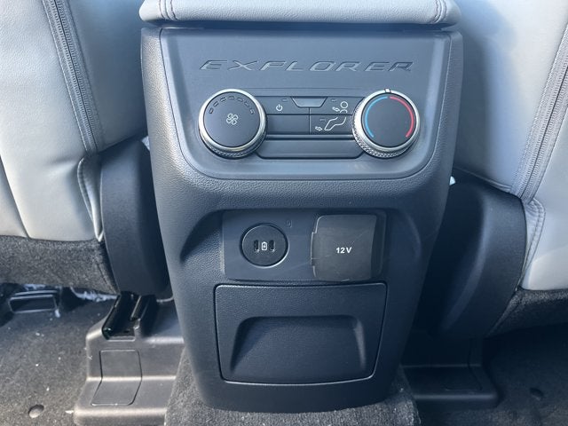 2027 Ford Explorer Active w/200A Pkg