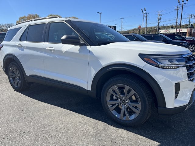 2027 Ford Explorer Active w/200A Pkg