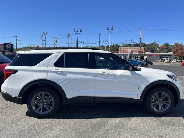 2027 Ford Explorer Active w/200A Pkg