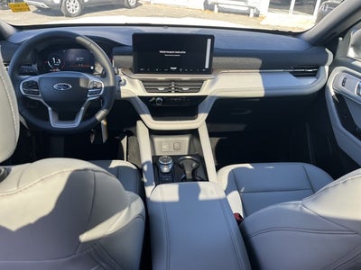 2027 Ford Explorer Active w/200A Pkg