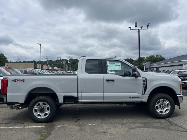 2026 Ford Super Duty F-350 SRW F-350® XLT