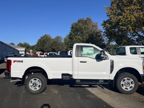 2027 Ford Super Duty F-350 SRW F-350® XLT