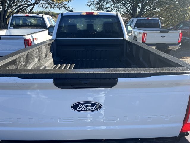 2027 Ford Super Duty F-350 SRW F-350® XLT