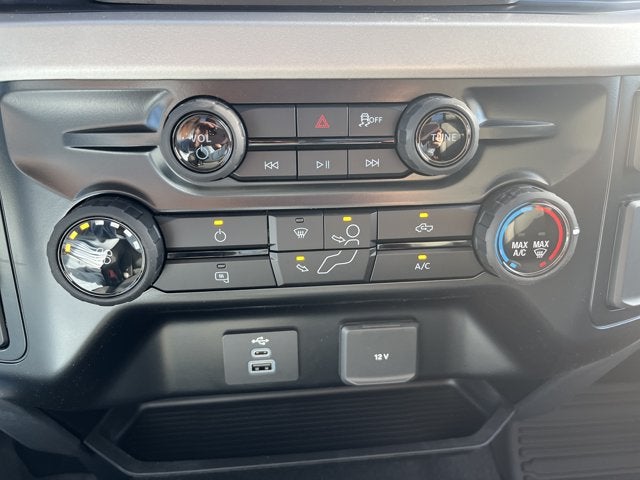 2027 Ford Super Duty F-350 SRW F-350® XLT