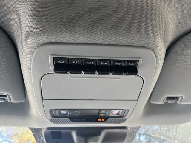 2027 Ford Super Duty F-350 SRW F-350® XLT