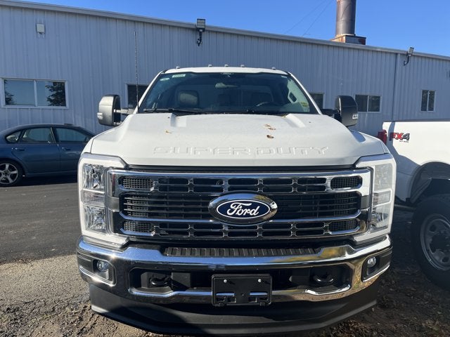 2027 Ford Super Duty F-350 SRW F-350® XLT
