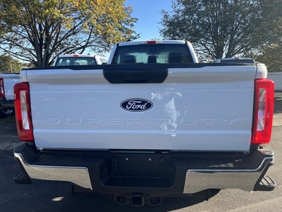 2027 Ford Super Duty F-350 SRW F-350® XLT